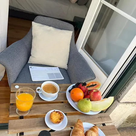 Hideaway: With Private Bathroom And Charming Balcony! *